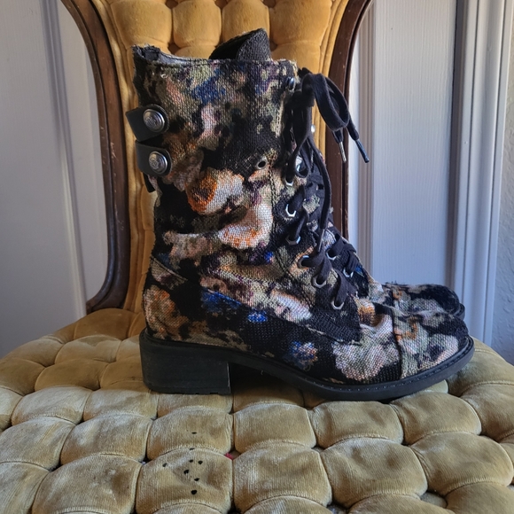 Sam Edelman lace up boots - Picture 2 of 6